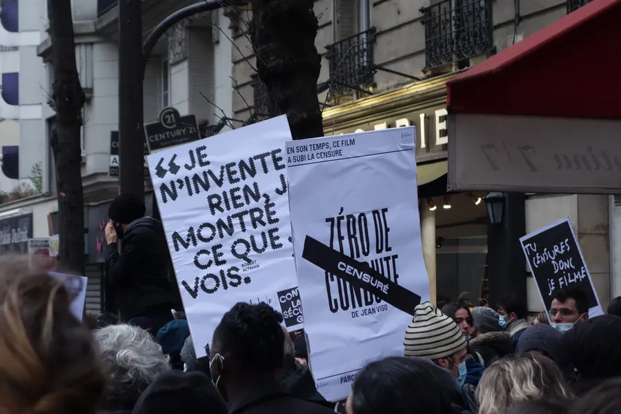 Contre les lois patronales et l'état policier.
