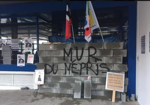 mur-du-mépris-2.png